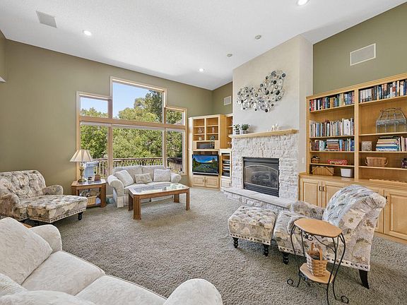 2nd image of 6243 Hollow Ln