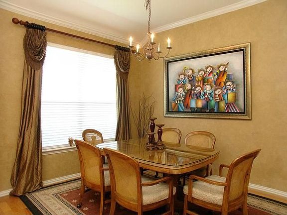4th image of 5014 Wisteria Dr
