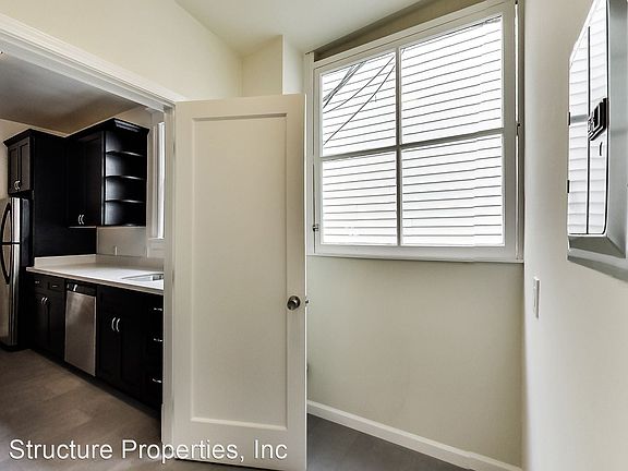 4th image of 1516 Larkin St #10