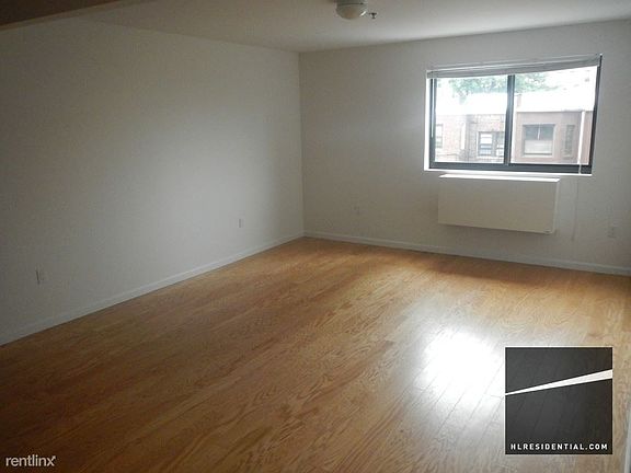 3rd image of 3172 31st St APT 2K