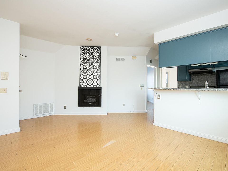 1st image of 2436 Federal Ave #2