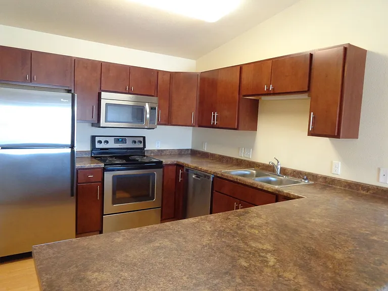 West Lake III Apartments — Photo 60