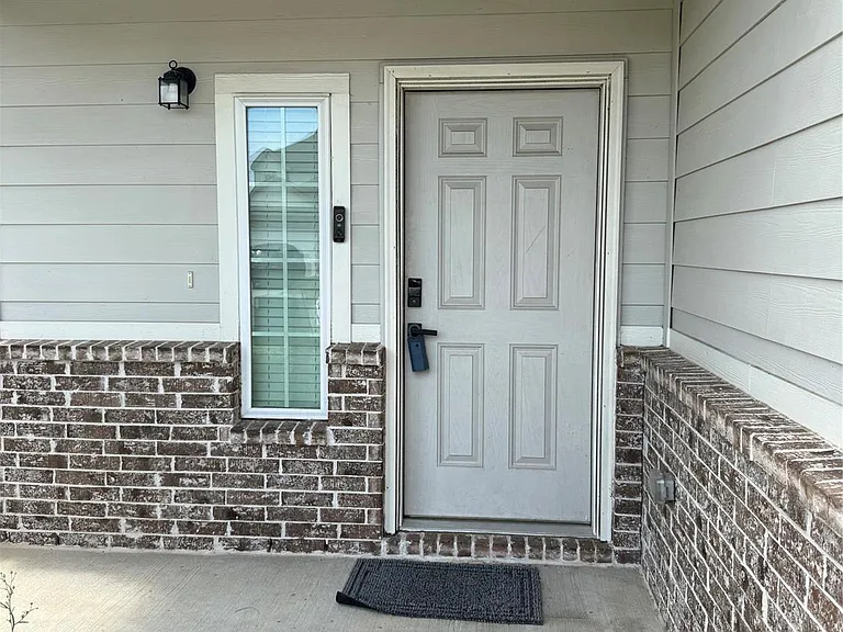 3676 Cub Dr — Photo 2