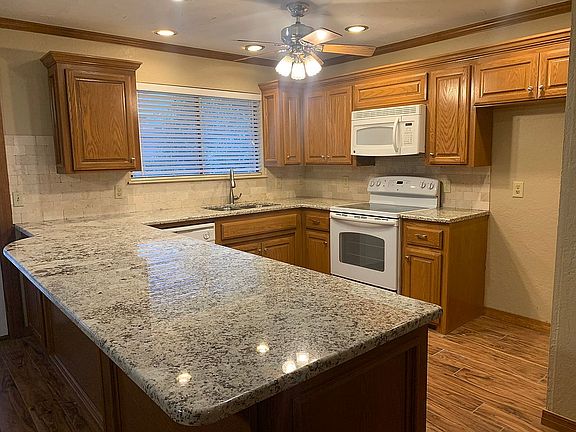 3rd image of 609 S Willowood Dr