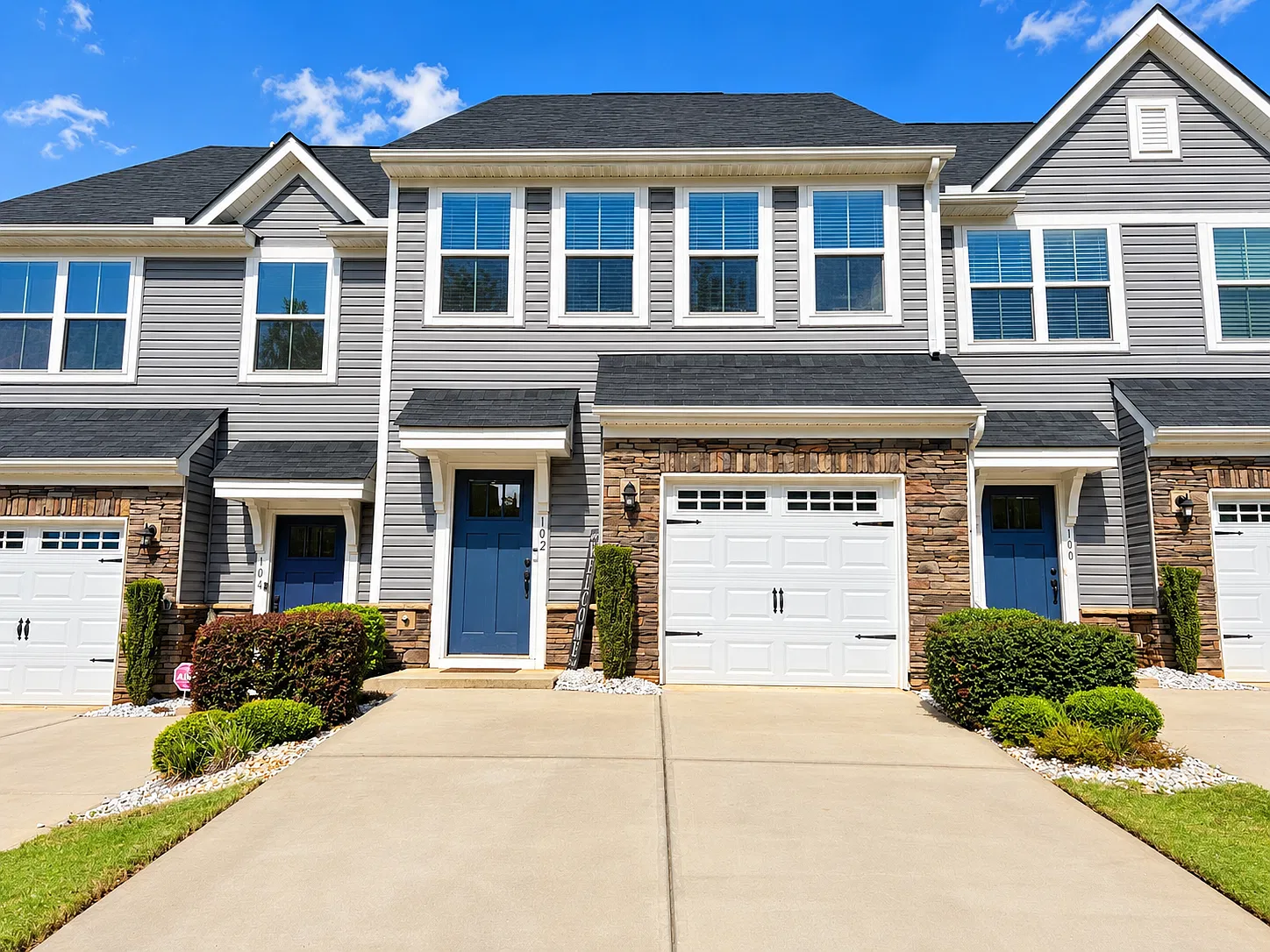 3 bed, 2.5 bath, 1576 sqft, $1,750 — Photo 1