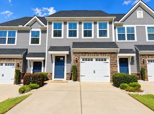 102 Lilywood Ct, Simpsonville, SC 29681