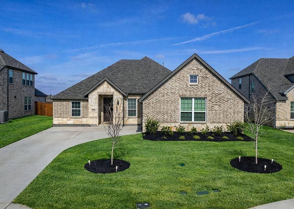1st image of 769 Brozgold Ave