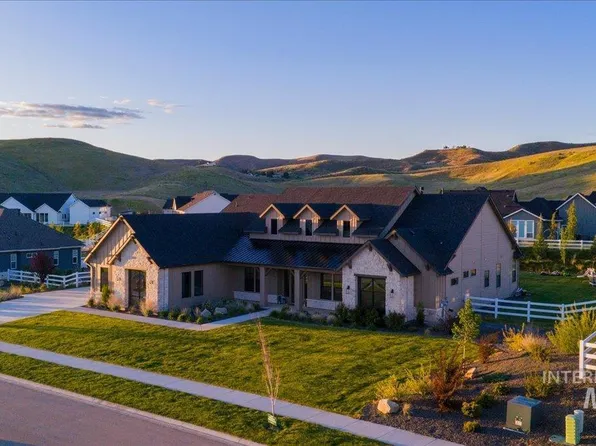 7664 W Diamond Lake Dr, Boise, ID 83714