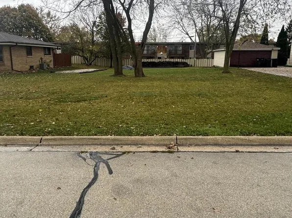 1809 MARQUETTE AVENUE, Waterford, WI 53172