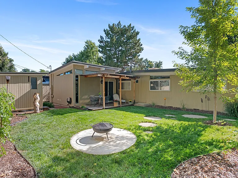 1403 S Eudora St — Photo 46