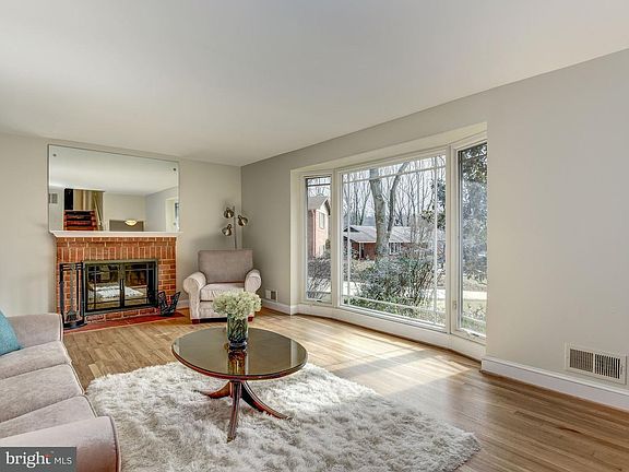 4th image of 6800 Murray Ln
