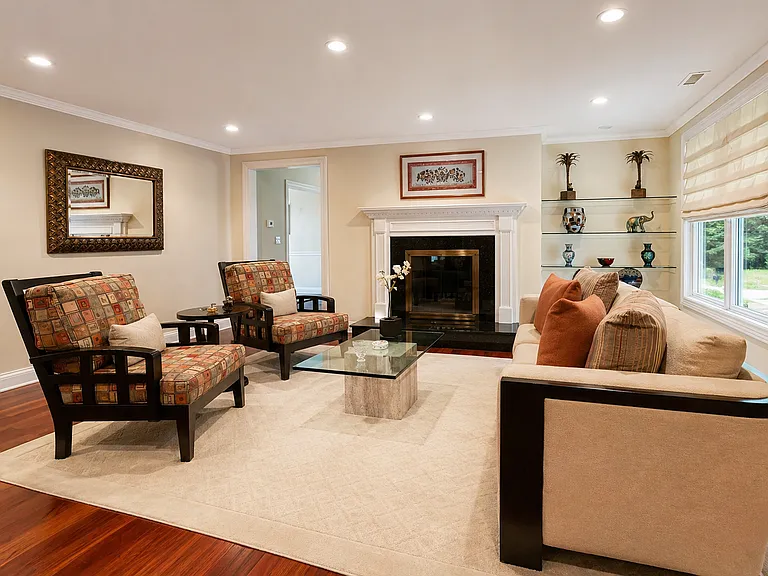 11 Twin Circle Dr — Photo 4