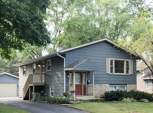 211 Harding Ave, Libertyville, IL 60048