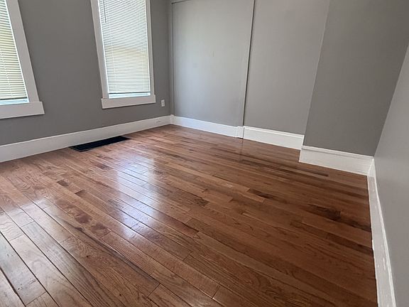 2nd image of 232 View St #1