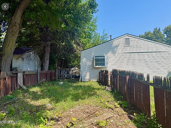 4th image of 525 Heathshire Dr
