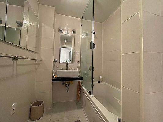 4th image of 138 W Houston St APT 5