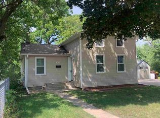 415 W Franklin St, Rockton, IL 61072