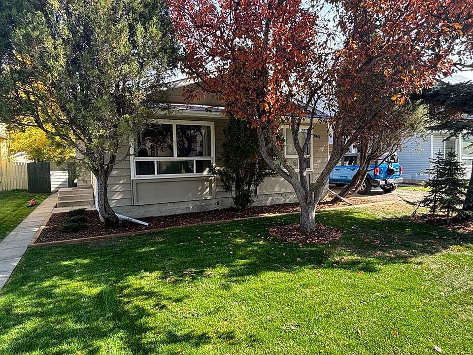 1st image of 235 W Shawcliffe Cir SW
