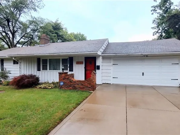 7717 Briar St, Prairie Village, KS 66208