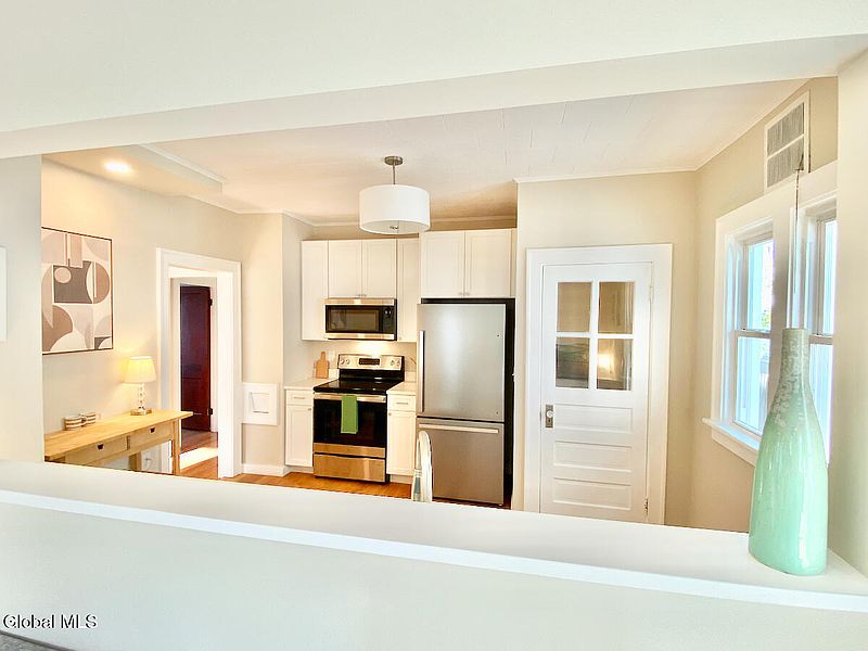 5th image of 905 Cleveland Avenue
