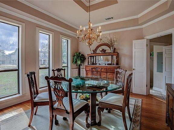2nd image of 43 Belle Grove Dr
