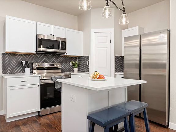 2nd image of 1402 Piedmont Ave