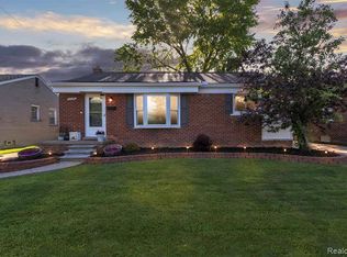 15351 Devoe St, Southgate, MI 48195
