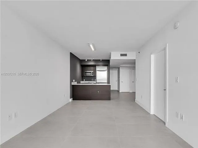 1 bed, 1.0 bath, $3,700 — Photo 2