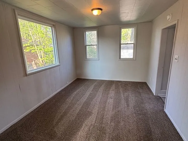 2712 Fox Ave — Photo 3