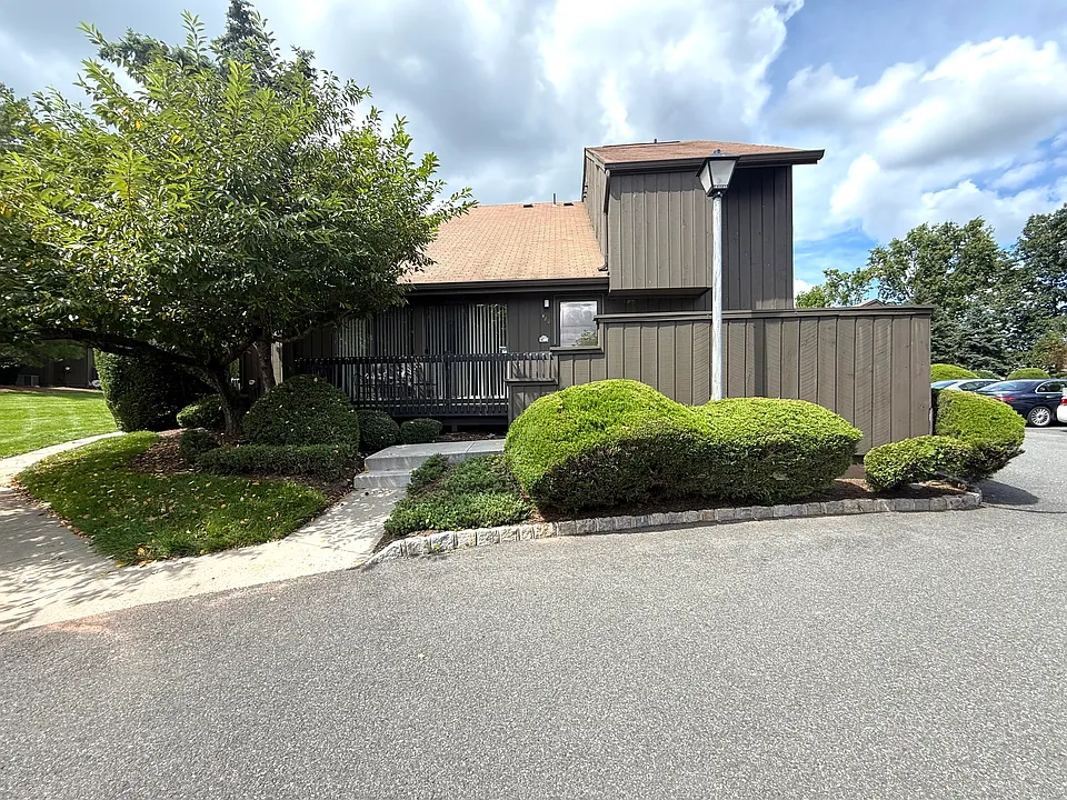 480 Westgate Dr