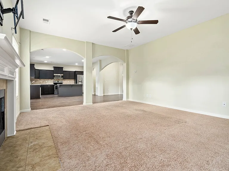 2904 Ashley Ln — Photo 4