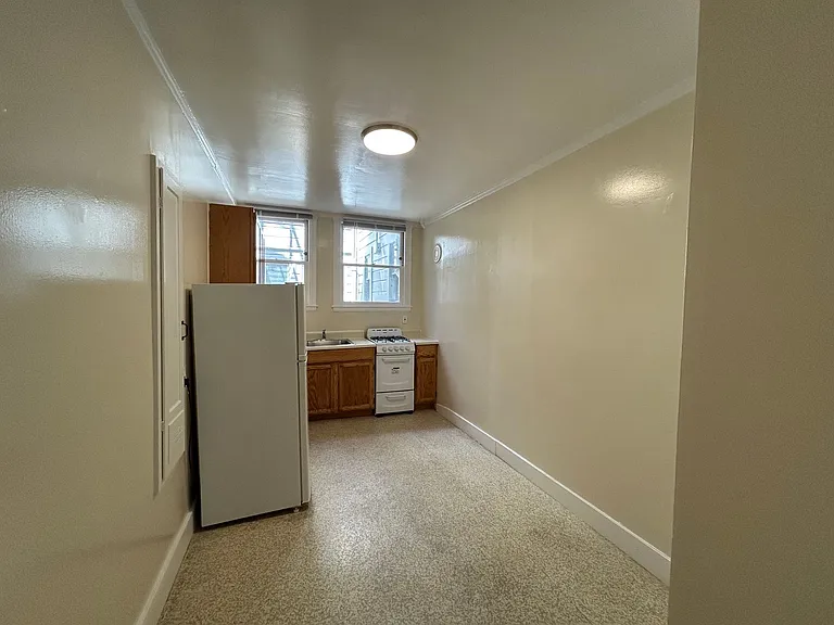 2146 Van Ness Ave #28R — Photo 11