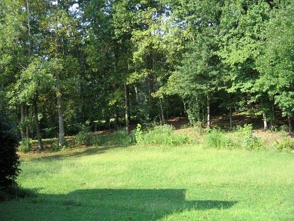 4th image of 611 Creekbank Ct