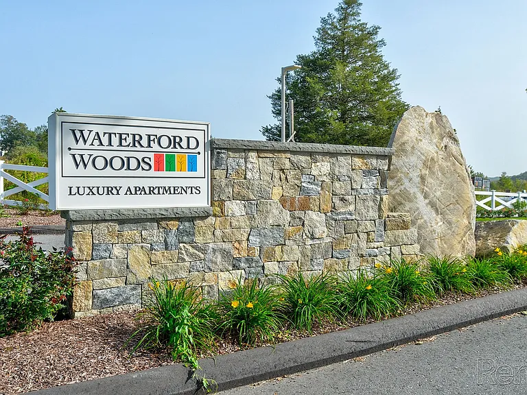 Central @ Waterford Woods — Photo 6