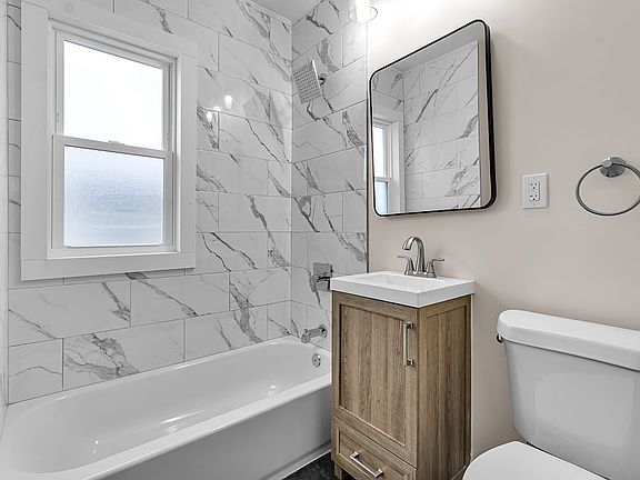 5th image of 404 Parkdale Ave #2