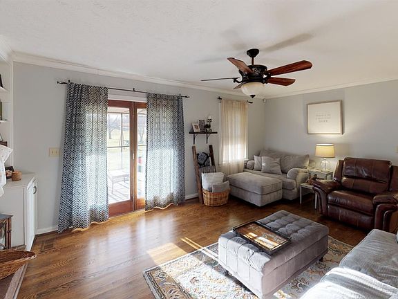 3rd image of 1142 Karla Dr