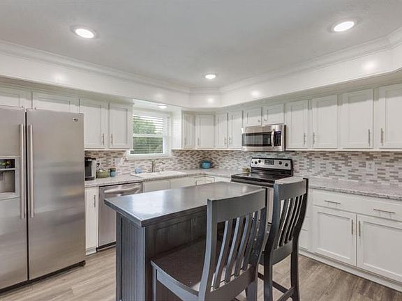 5th image of 11324 Silver Springs Dr
