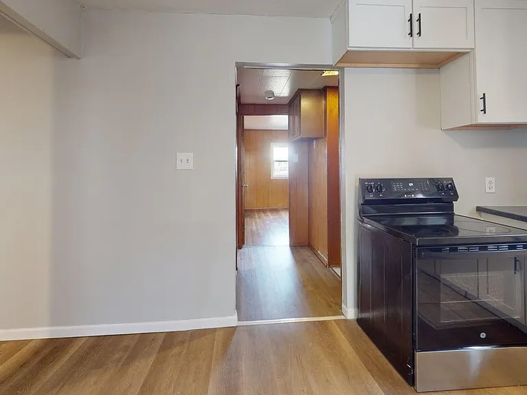 7903 Jeffries Ave — Photo 3
