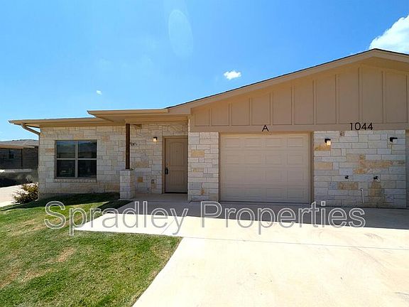 2nd image of 1044A Hibiscus Dr