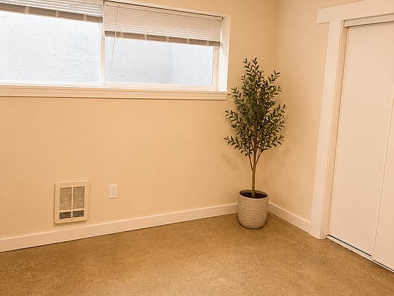 5th image of 3440 14th Ave S #101