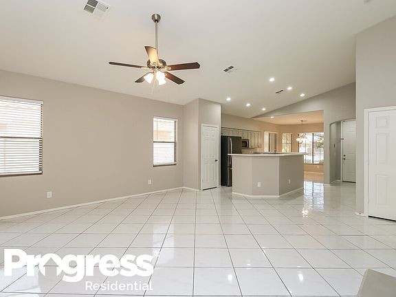 5th image of 3890 S Coach House Dr