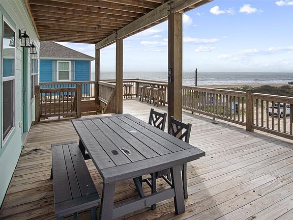 2nd image of 812 S Crystal Beach Rd