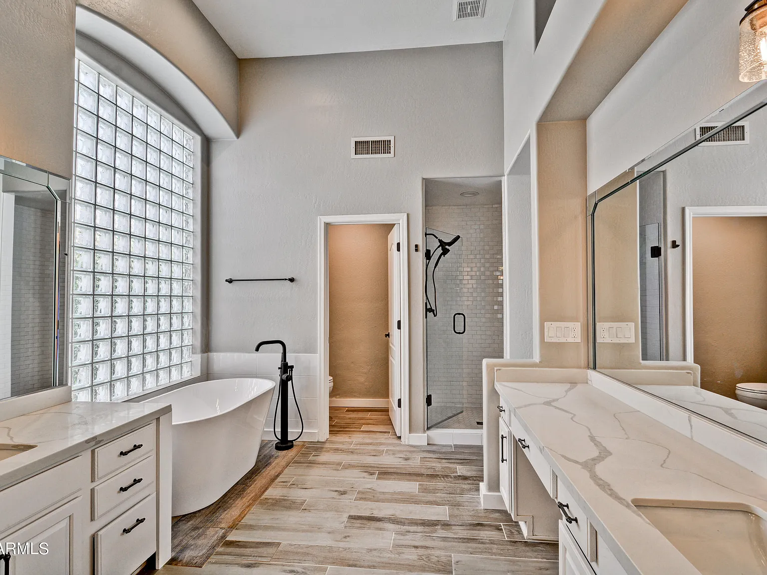 4 bed, 2.5 bath, 2786 sqft, $6,000 — Photo 3