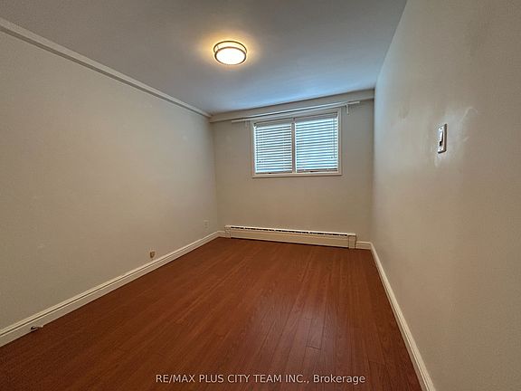 5th image of 11 35th St Unit 1