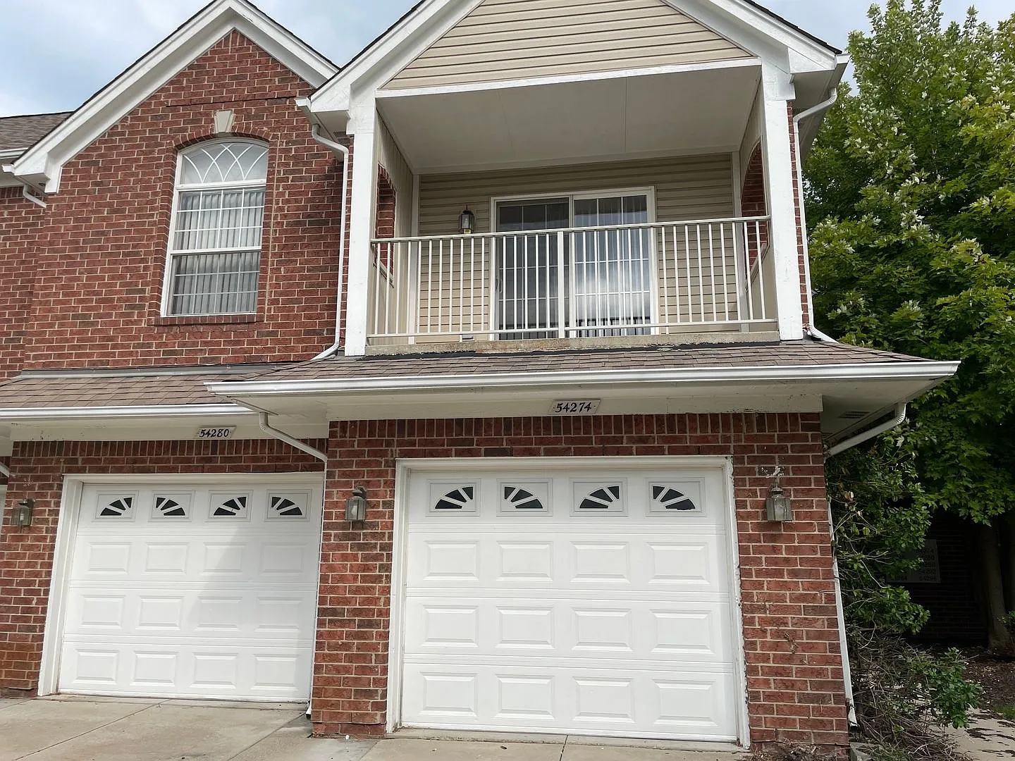 Shelby Township - 3 Bedroom, 2 Bath, Attached Garage — Photo 2