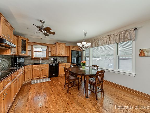 4th image of 1140 Ostrander Ave