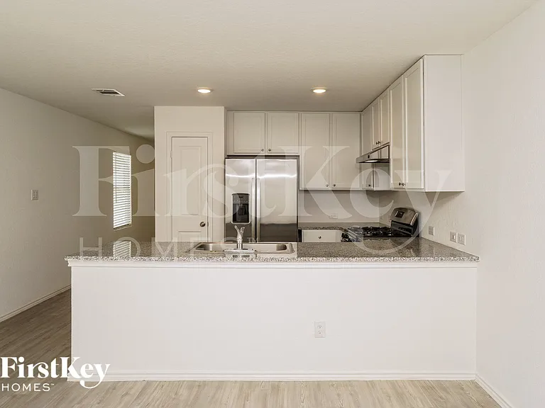 2418 Double Oak Dr — Photo 7