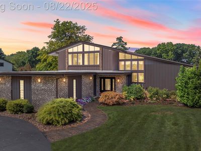 29130 E River Rd, Grosse Ile, MI, 48138