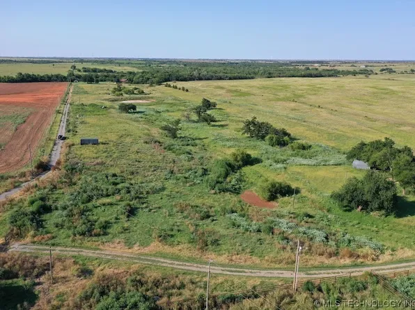 24 164th Hwy, Perry, OK 73077