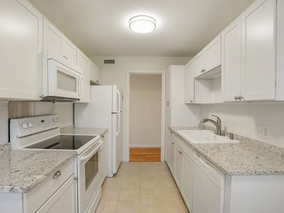 90 Heritage Village #E, Southbury, CT, 06488